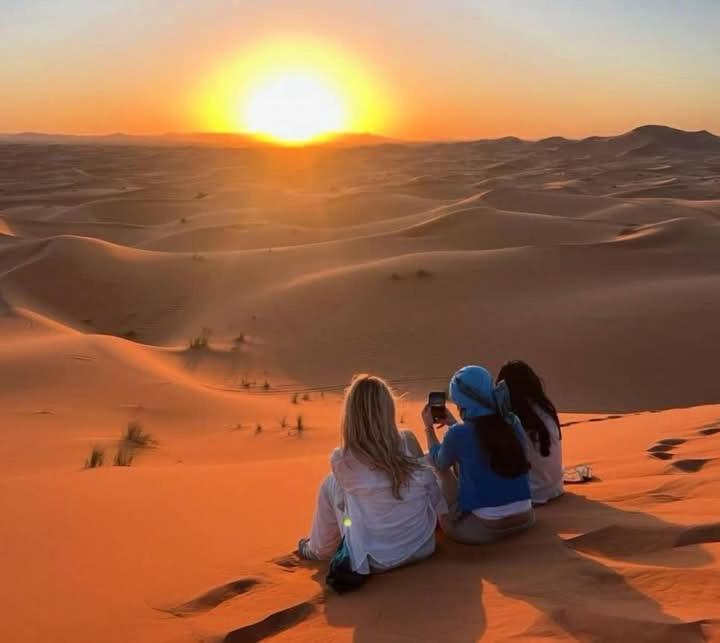 Отель Bivouac Camel Trips Мерзуга Экстерьер фото