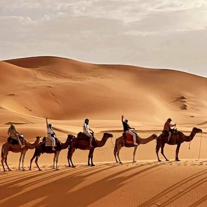 Отель Bivouac Camel Trips Мерзуга Экстерьер фото